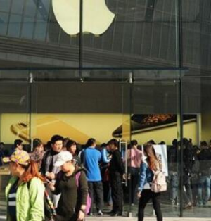 Apple, Covid-19 salgını sebebiyle çalışmalarını durdurduğu Çin'de bulunan 42 mağazasından 29’unu açtı.